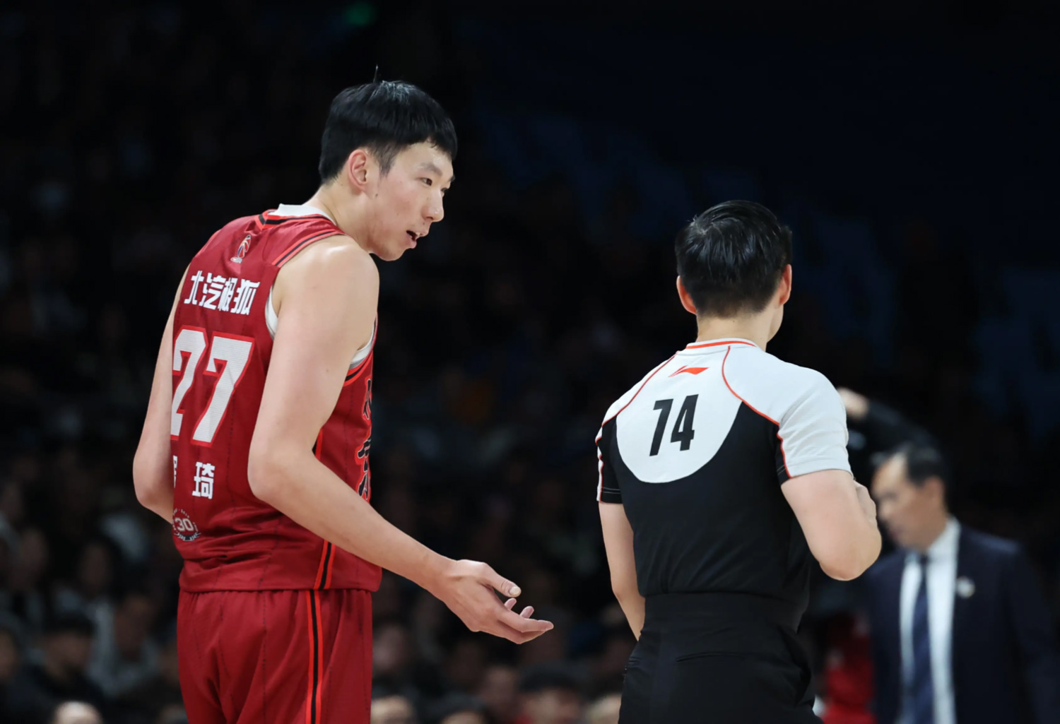 关于今晚突围战来临;瓦伦西亚围绕CBA常规赛临场应变;管理层满意;身体对抗强度拉满的信息 关于今晚突围战来临;瓦伦西亚围绕CBA常规赛临场应变;管理层满意;身体对抗强度拉满的信息